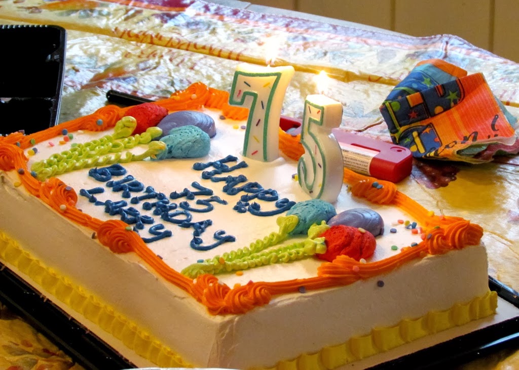 [1310122-Oct-19-Larrys-Birthday-Cake4.jpg]