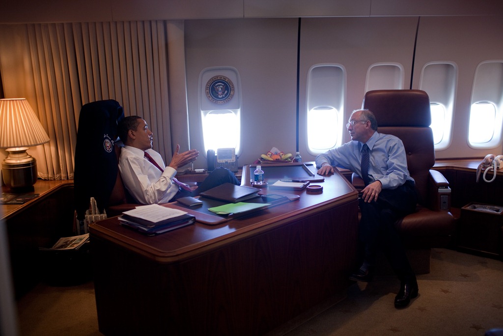 [Barack_Obama_meets_his_staff_in_Air_Force_One%255B3%255D.jpg]