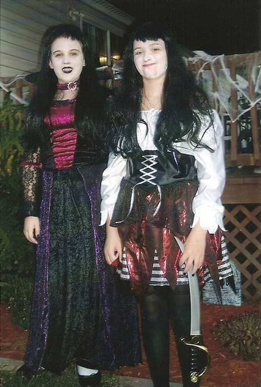 [2009%2520vampire%2520and%2520pirate%255B4%255D.jpg]