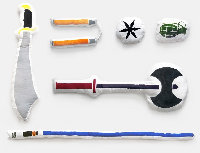 [pillow-fight-weapons%255B4%255D.jpg]