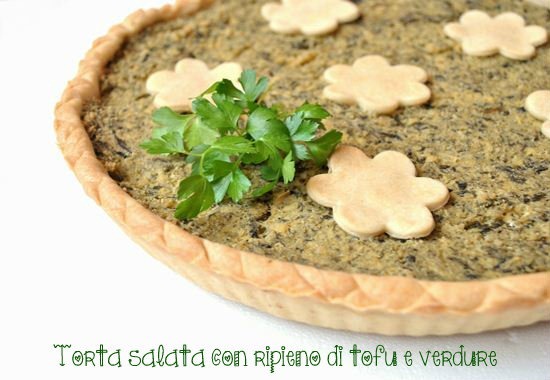Torta salata con ripieno di tofu e verdure