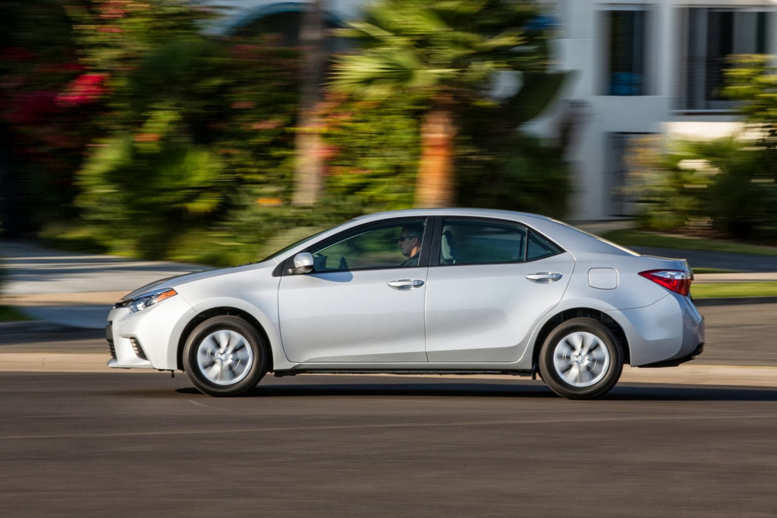 [2014-Toyota-Corolla-6%255B2%255D.jpg]