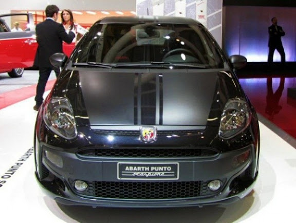 abarth-punto-scorpione-parte-delantera-en-bolonia.jpg