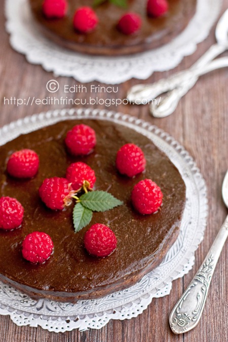 [tarta-cu-ciocolata-raw-15.jpg]