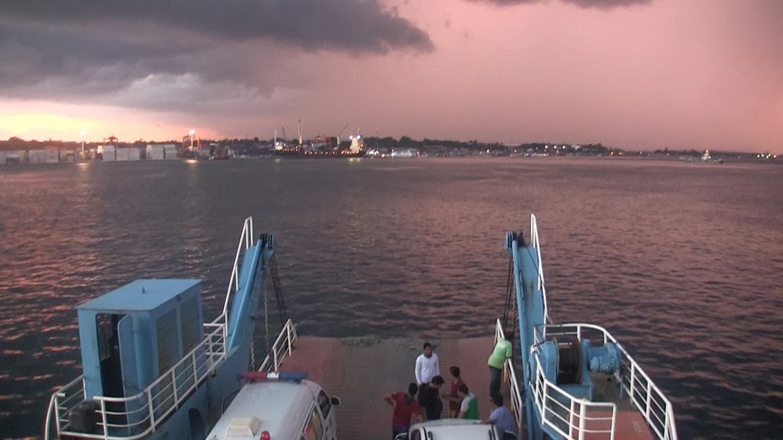 [ferry-ride3.jpg]
