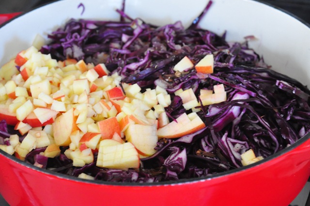 [red_cabbage_in_pot%255B2%255D.jpg]