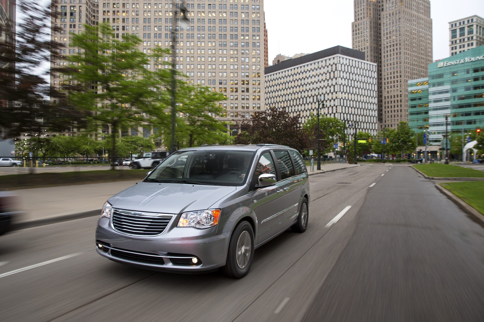 [2014-Chrysler-Town%2526Country-30th-Anniversary-6%255B2%255D.jpg]