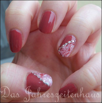 Essie In Stitches Marbling 4