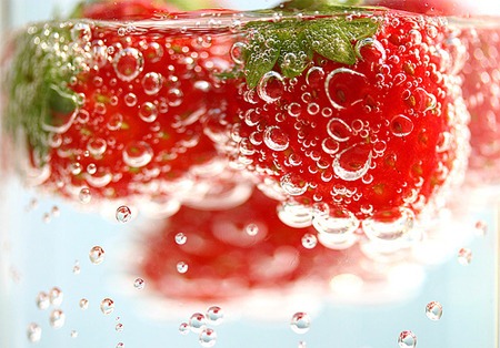 [74322057_pic689463450x3143.jpg]