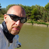 06/08/2010 costeggiando il Canal Imperial de Aragon: vento freddo, anche se sembra impossibile!