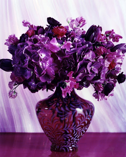 This relatively recent vase features a daisy and fern pattern, which was made for many decades. (Martha Stewart Living) This relatively recent vase features a daisy and fern pattern, which was made for many decades. (Martha Stewart Living)