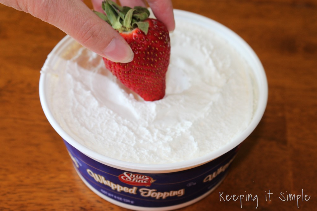 [4th%2520of%2520July%2520Strawberry%2520%25281%2529%255B9%255D.jpg]