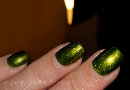 003-beauty-uk-green-nail-polish