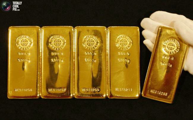 Gold, most beautiful metal in various shapes