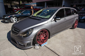 Brian Garin's 2006 R500 Benz built by Infinite Auto Designs equipped wit AccuAir e-Level.