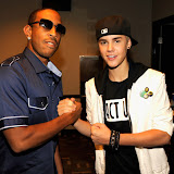 Justin Bieber CMT Music Awards 2011