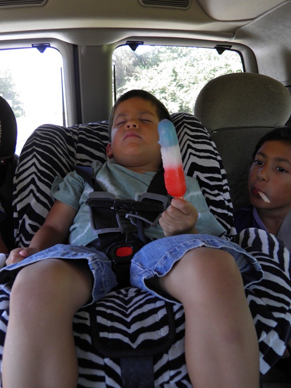 [papi%2520sleeping%2520with%2520a%2520popsicle%255B5%255D.jpg]