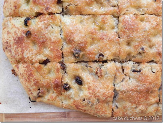 raisin-focaccia-2 raisin-focaccia-2