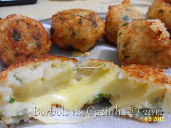 bolinho de arroz com batataaveia em flocos e muçarela bolinho de arroz com batata aveia em flocos e muçarela