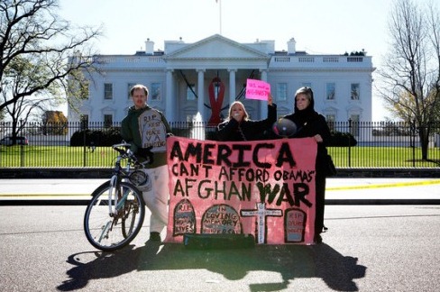[finally-obama-war-protest-political-poster-1267725557%255B4%255D.jpg]