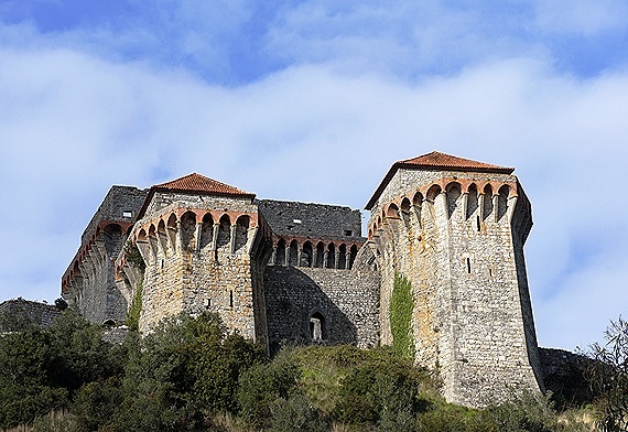Portugal - Ourém - Castelo exterior.1