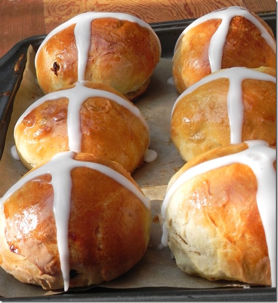 hot-cross-buns-twelve-loaves-1 hot-cross-buns-twelve-loaves-1