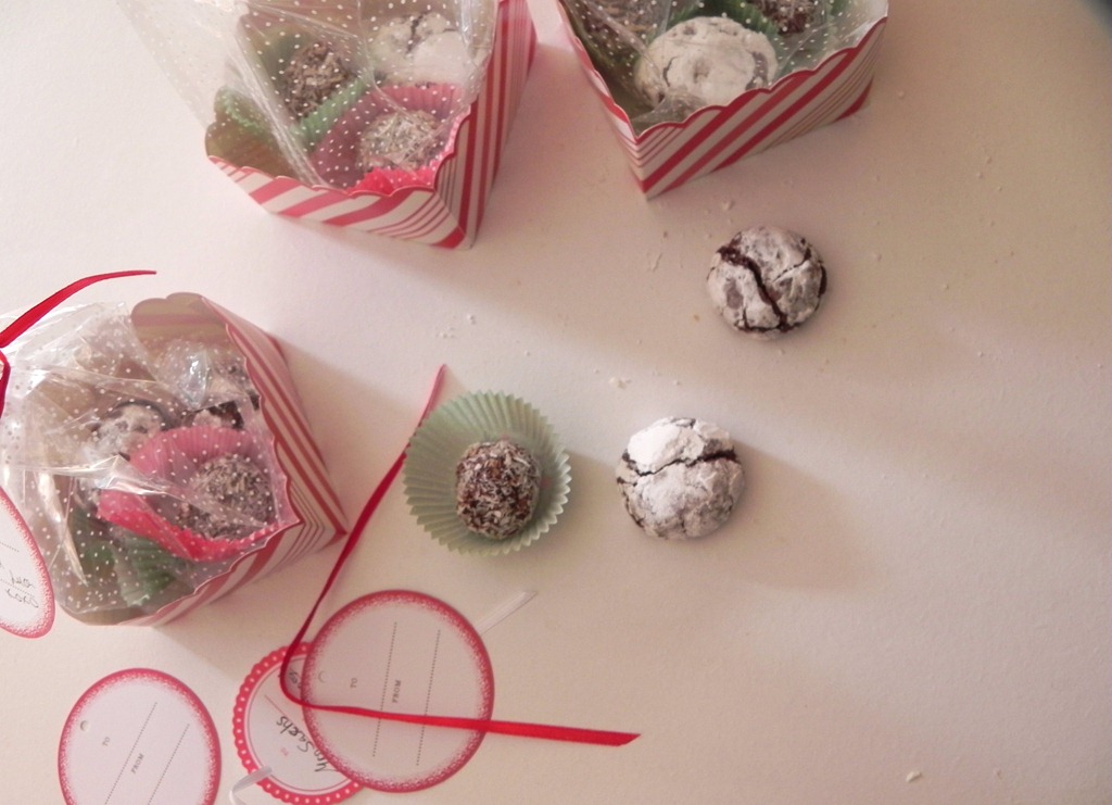 [chocolate-crackle-cookies-34.jpg]