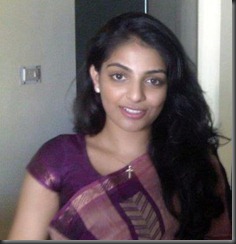 actress mythili without _makeup_hot