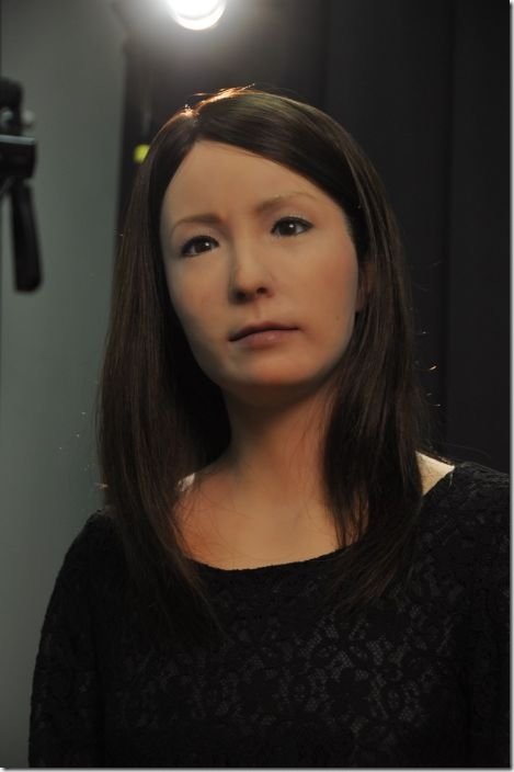 female-android-geminoid-f-3713f8