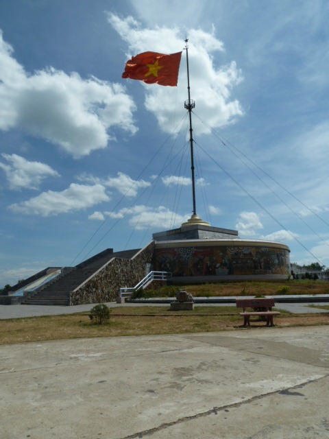 [Vietnam-Hue-DMZ-Tour-14-August-2012-%255B11%255D.jpg]