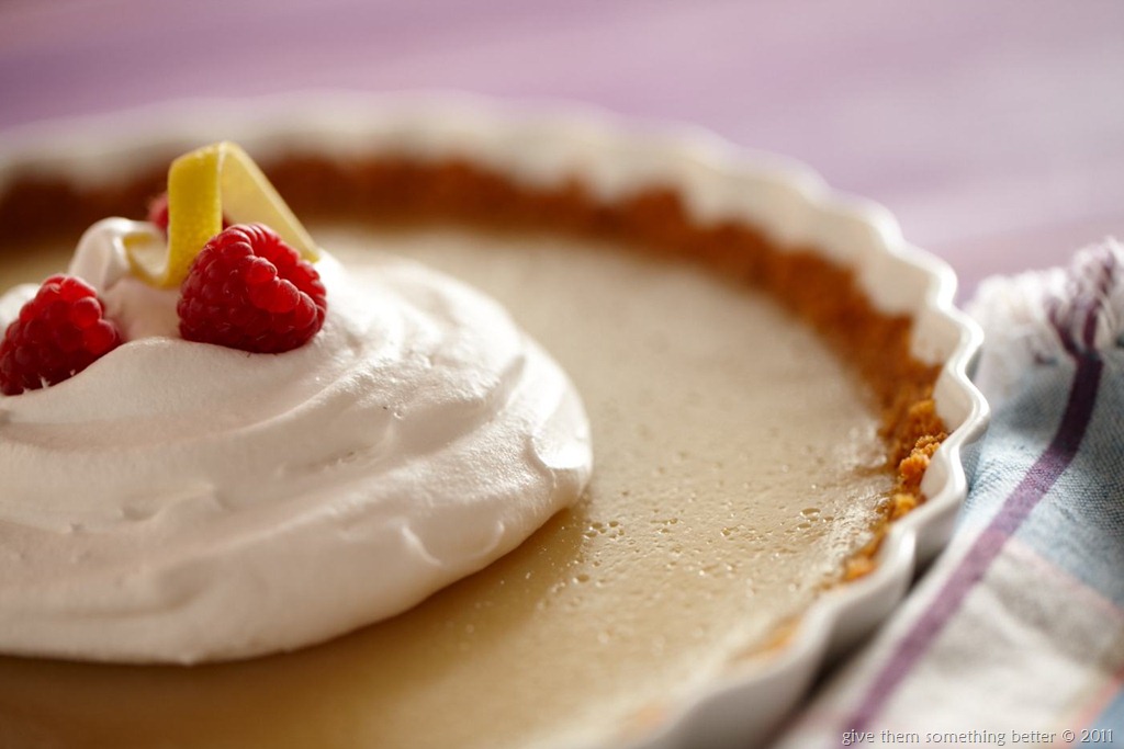[lemon-pie-detail14.jpg]