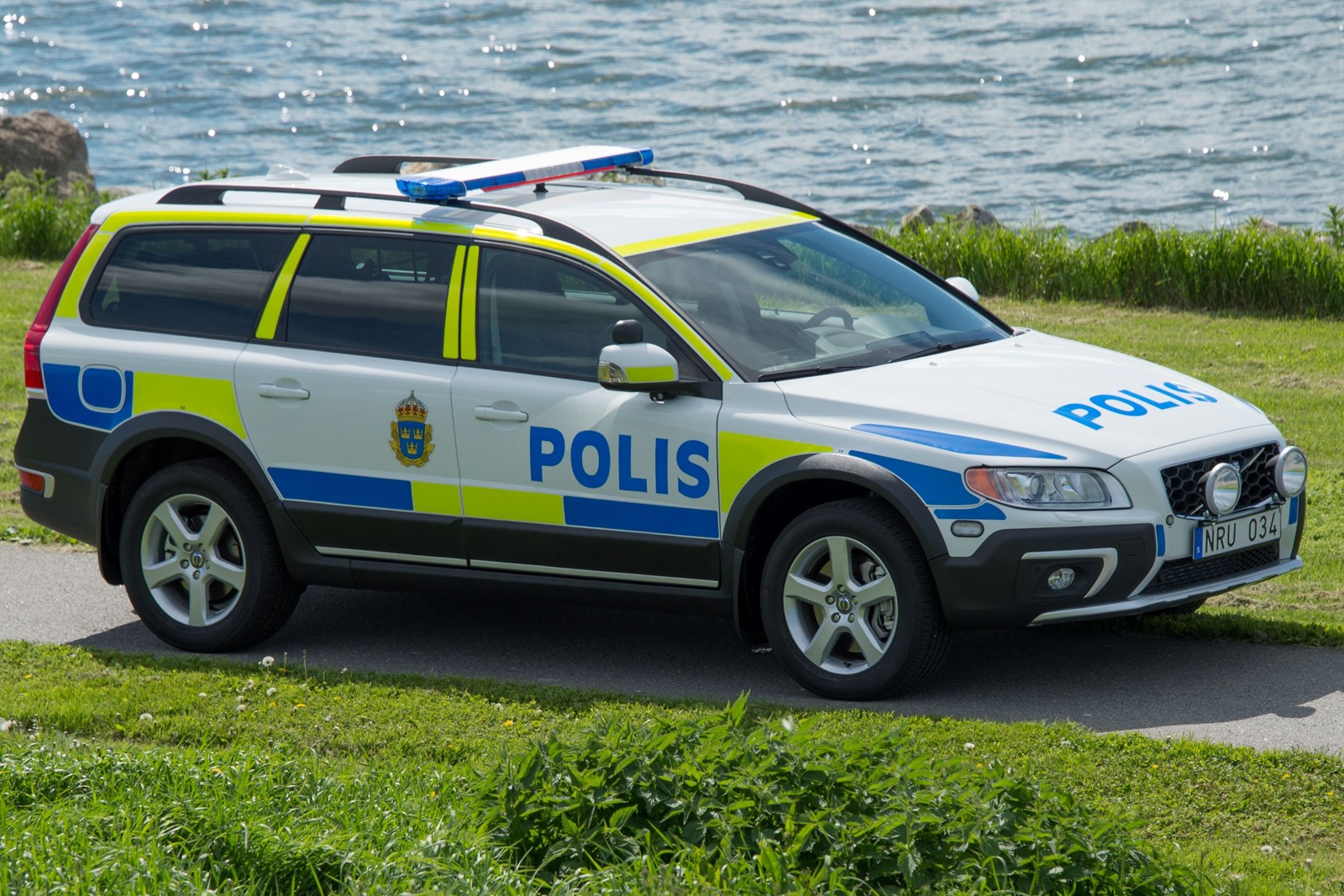 [Volvo-XC70-D5-AWD-Police-Car-3%255B3%255D.jpg]