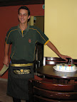 Ele ficou contente com o bolinho