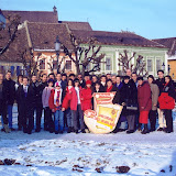 O parte din participanti si organizatori (2001).jpg