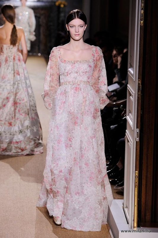 valentino-haute-couture-spring-2012-pfw64.jpg