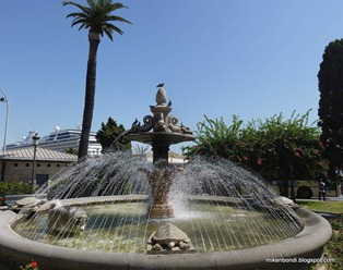 Munson in fountain Munson in fountain