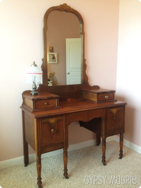 Family Heirloom Vanity Gypsy Magpie