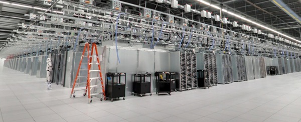 GoogleDataCenterStreetViewR2D2.jpg GoogleDataCenterStreetViewR2D2