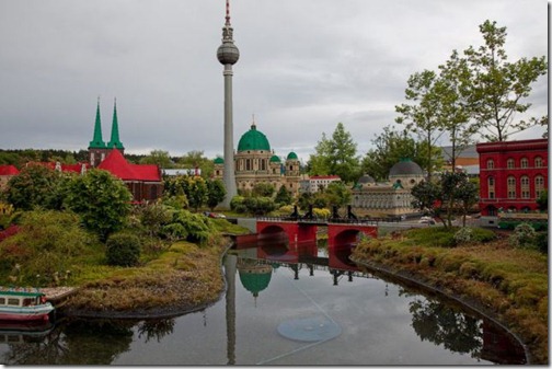 the_craziest_lego_model_is_in_germanys_legoland_640_03