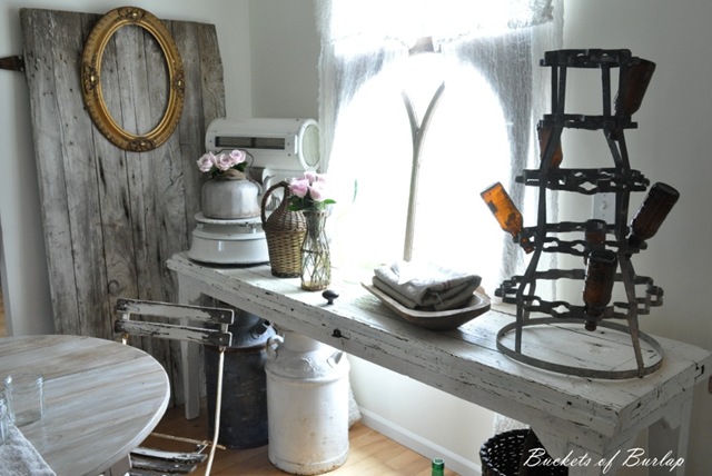 [breakfast%2520nook%2520barn%2520door%255B7%255D.jpg]