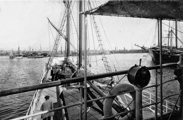 Foto de la cubierta del vapor MIROTRES. Foto Museu Maritim de Barcelona.jpg
