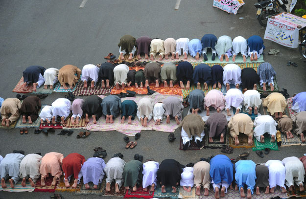 مظاهر عيد الفطر المبارك لعام 2013  فى العالم 