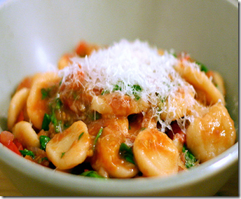 Orecchiette con carciofi e speck 