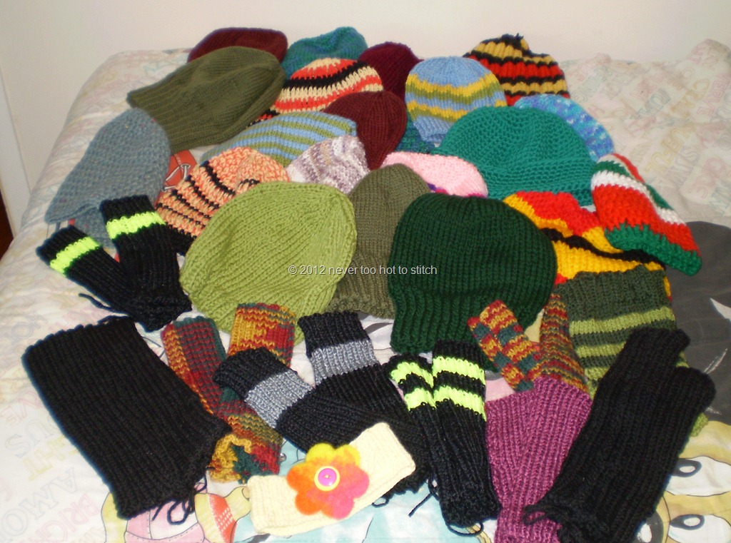 [2012%2520AIM%2520beanies%2520hats%2520ansd%2520wristwarmers%255B7%255D.jpg]