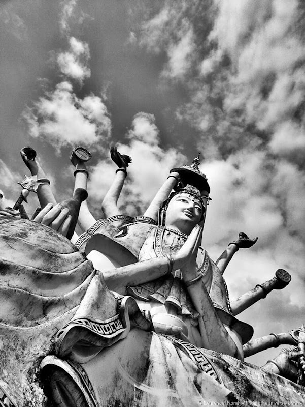 Buddha statue many hands