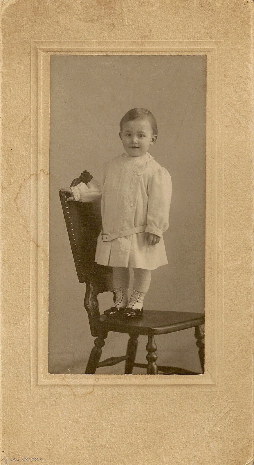 [Child%2520in%2520Chair%2520in%2520cute%2520shoes%2520DL%2520Antiques%255B8%255D.jpg]