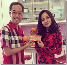 Gambar Nora Danish pakai gaun terlampau ketat di rumah terbuka David Teo 7