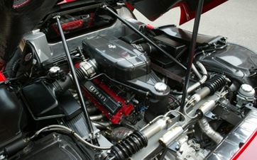 2002-Ferrari-Enzo-Engine
