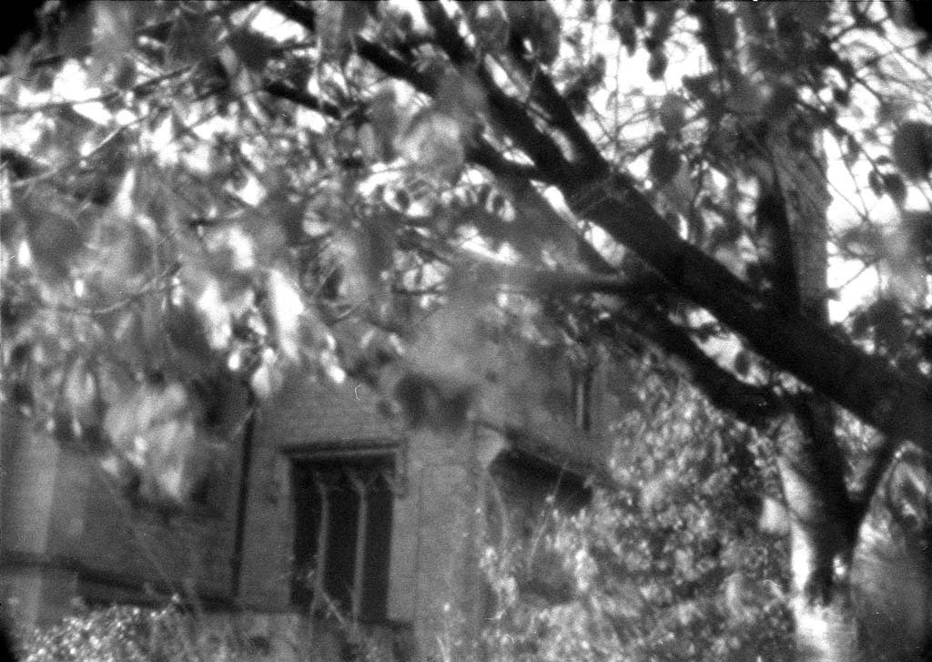 [Pinhole-1%255B3%255D.jpg]