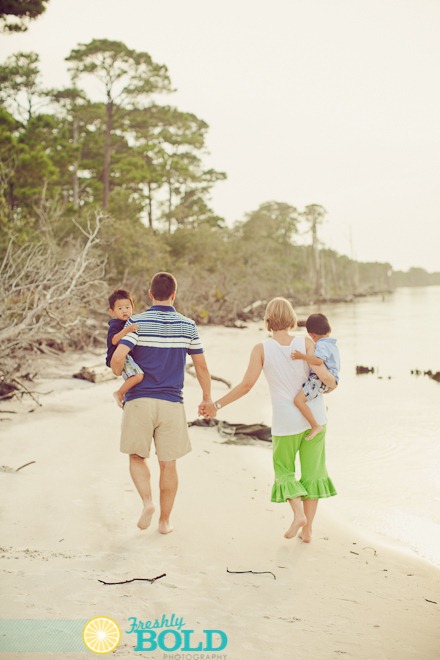 [Family%2520Beach%2520Portraits%2520by%2520Freshly%2520Bold-0056%255B3%255D.jpg]